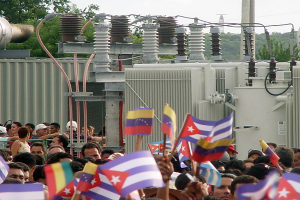 Banderas de Cuba, Venezuela y Bolivia frente a los Grupos electrógenos_internet