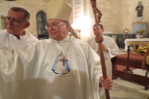 Cardenal Jaime Ortega Alamino. Saluda a los todos los presentes en la Misa_foto del autor