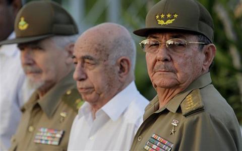 Raúl Castro y José Ramón Machado Ventura