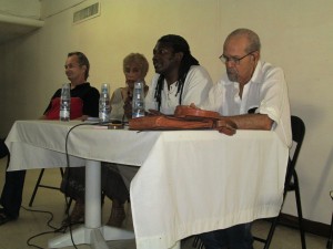 Dimitri Prieto, Gisela Arandia, R. Zurbano y Tato Quiñonez - Foto de Leonardo Calvo