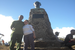 Monumento al Apóstol José Martí, deteriorado, a 1 994 metros de altura-foto cortesía de Ernesto García