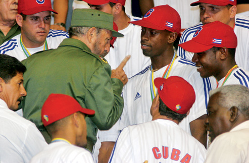 Fidel con equipo Cuba