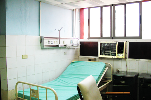 Cubículo destinado a pacientes con cólera, en el Hospital Enrique Cabrera (Nacional)_foto de Gladys Linares