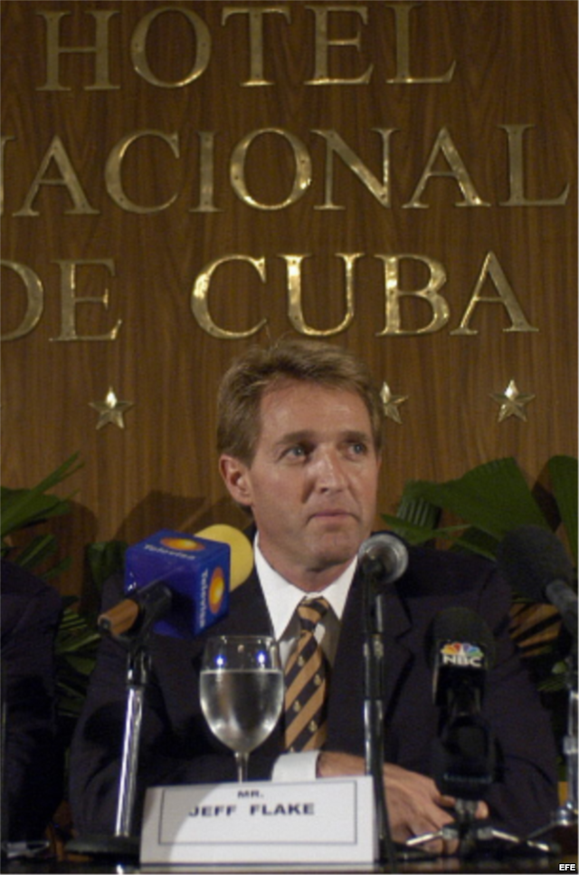 senador Jeff Blake en una visita a la Habana 2006