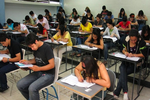 estudiantes cubanos