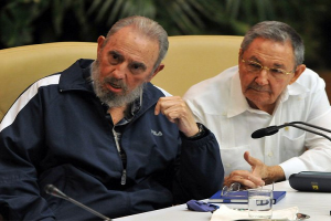 Hermanos Fidel y Raúl Castro