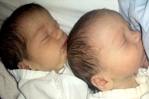 Mellizo recién nacidos en Quito, Ecuador_foto cortesía del autor