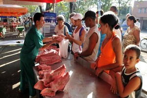 Venta de carne de cerdo, Cuba_archivo