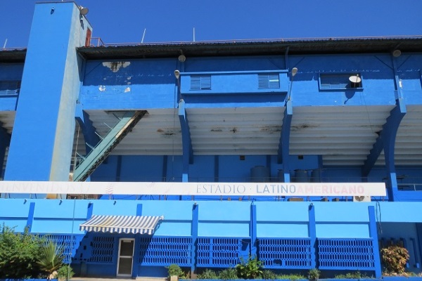 Frente del Estadio (foto del autor)