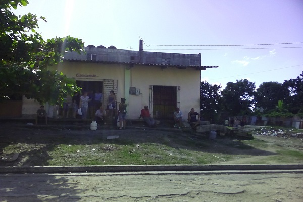 Carnicería en calle 3era. Altahabana, Boyeros (foto del autor)