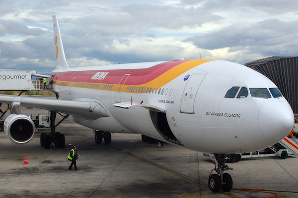 Airbus_A340-313X_Iberia_EC-LHM_(8516070843)