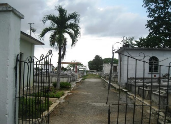 Cementerio del Guatao, desatendido (foto del autor)