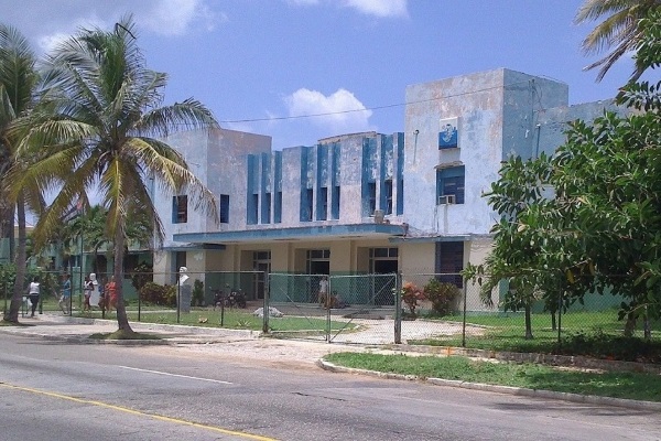 Escuela Marcelo Salado (foto del autor)