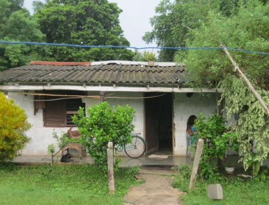 Casa donde reside la familia de Miranda, en Mayabeque (foto del autor)