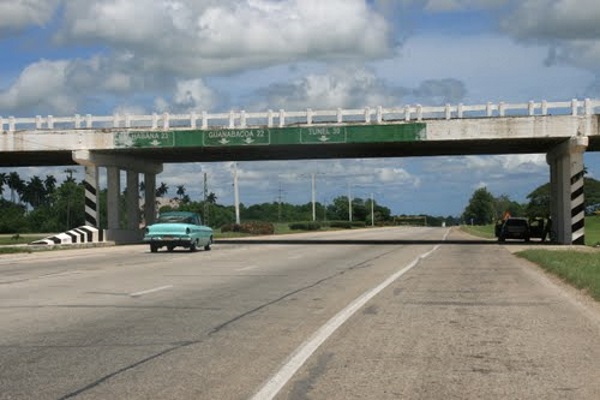 Autopista A1, Cuba (foto tomada de Internet)