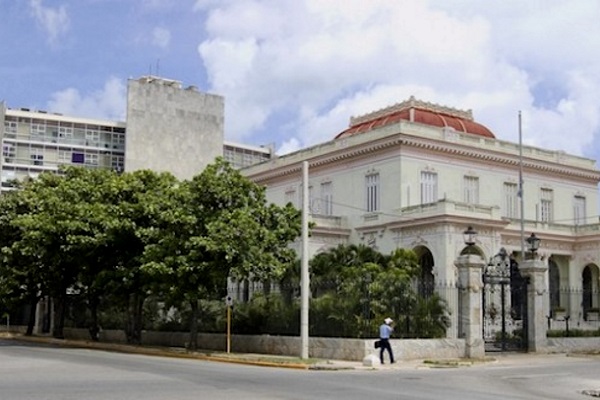 Minrex, La Habana (foto tomada de Internet)