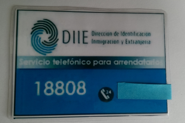 Identificación entregada a los arrendatarios para el uso del nuevo servicio telefónico (foto de Augusto César San Martín)