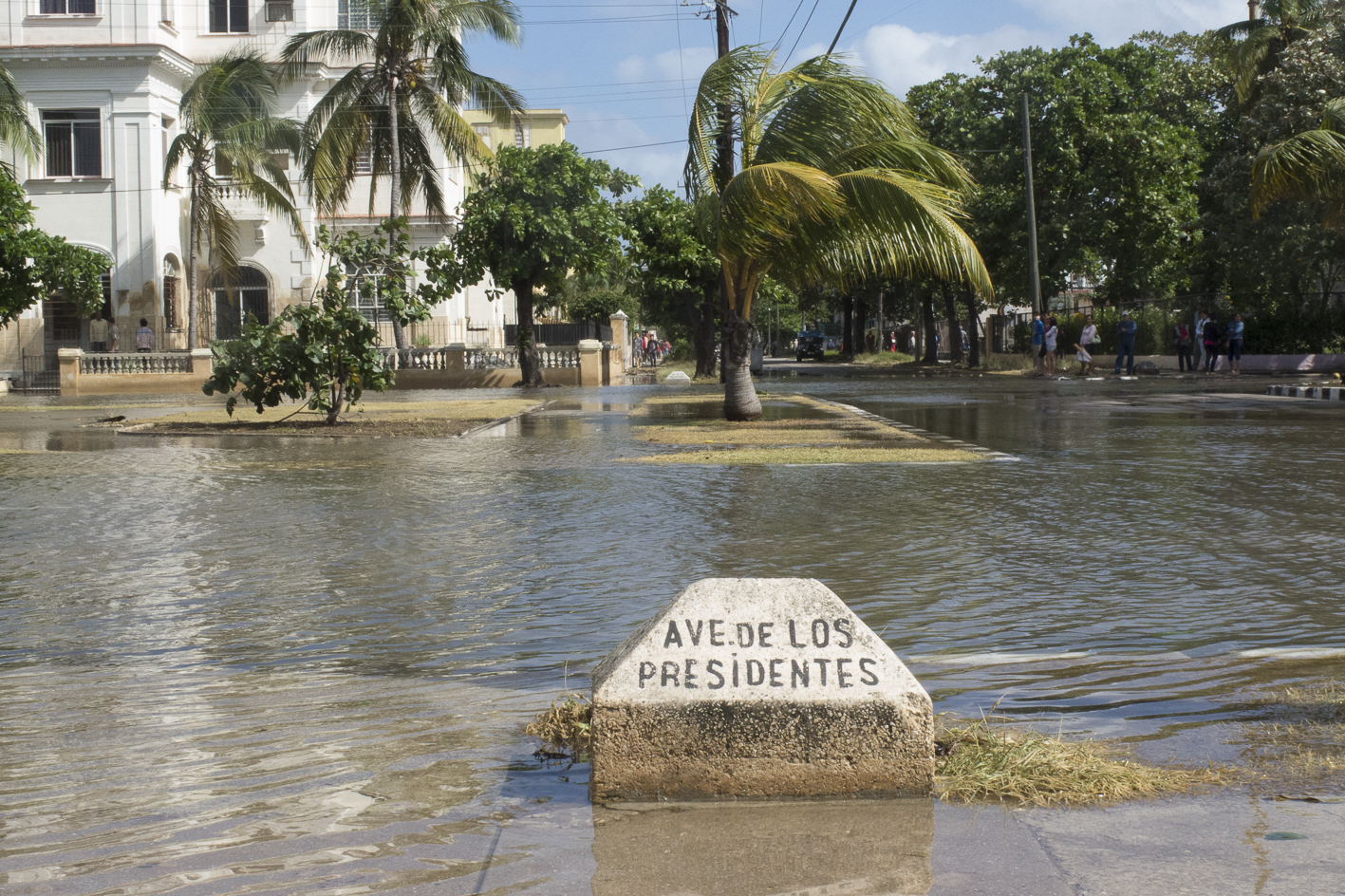 La penetracion inundó la Avenida de los Presidentes hasta la calle 9 (foto de Yanela Durán)