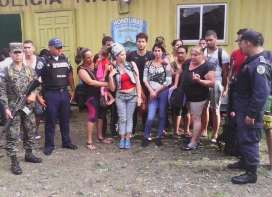 Otro grupo de cubanos detenido en Honduras (foto: elnacional.hn)