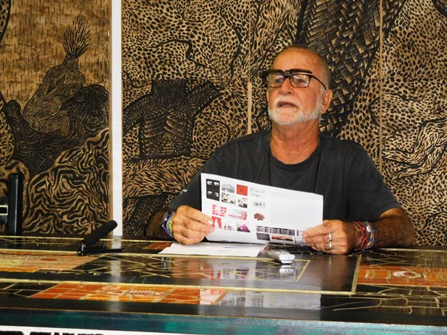 Nelson Herrera, curador de la exposición (Foto: Ana León)