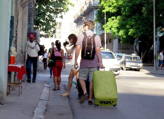 Muchos turistas llegan por su cuenta a las casas de renta en La Habana (Foto archivo)
