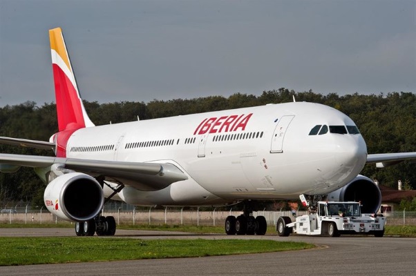 Un-avion-de-la-compania-Iberia--en-una-imagen-de-archivo-