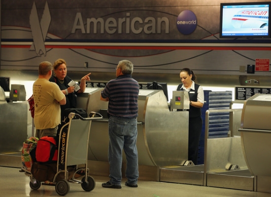 Pasajeros de American en un aeropuerto (Foto: Joe Raedle/Getty Images)