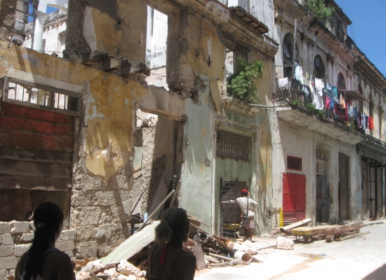 Derrumbe en Centro Habana (Foto: Vicente Morín)