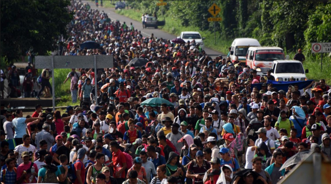 Nueva caravana de migrantes avanza hacia Estados Unidos