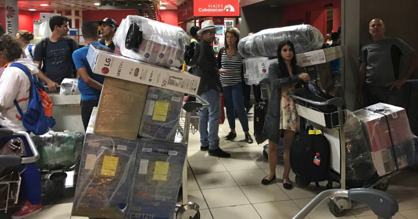 Régimen cubano advierte que frenará entrada de mercancías para el mercado negro