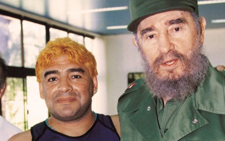 Diego Maradona junto a Fidel Castr