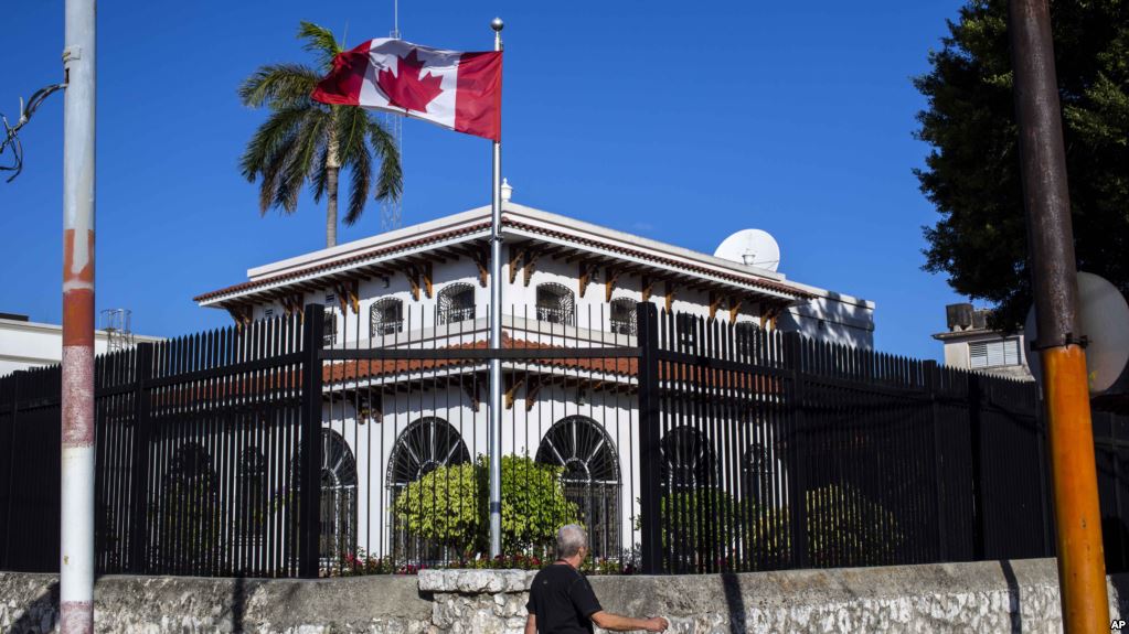 empresario canadiense Cuba ataques acústicos