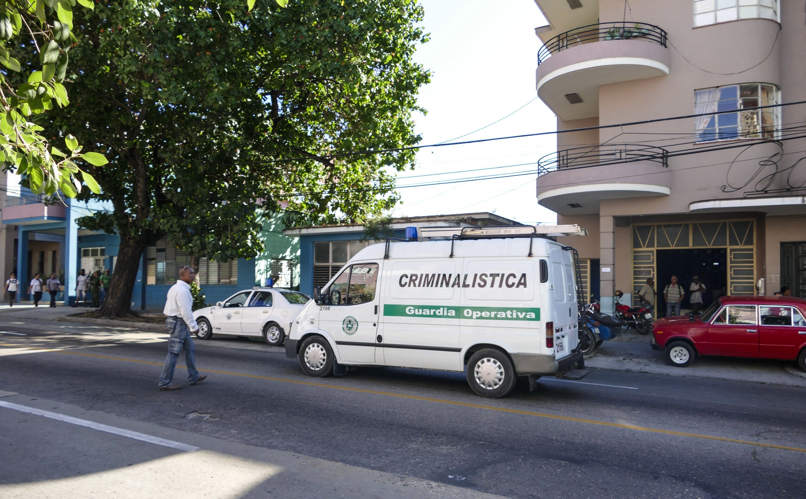 Camioneta de Criminalística en La Habana