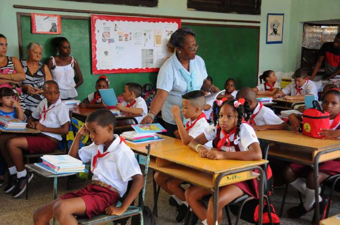 Escuela primaria en Cuba 