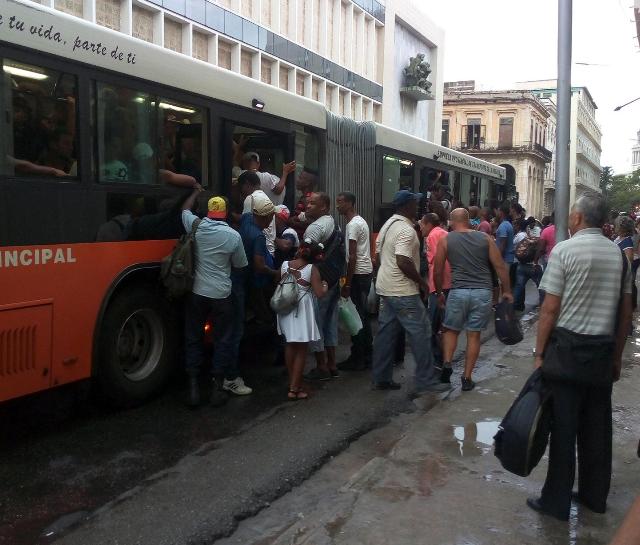 Cuba transporte crisis combustible díaz-canel periodo especial