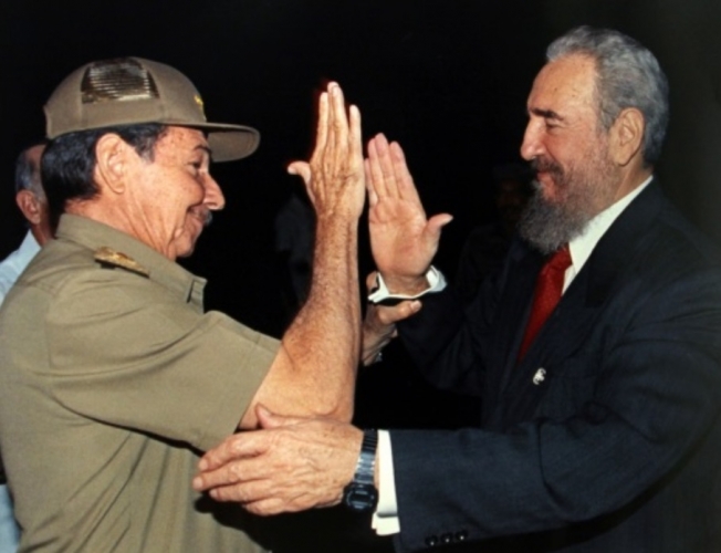 Fidel y Raúl economía Cuba socialismo