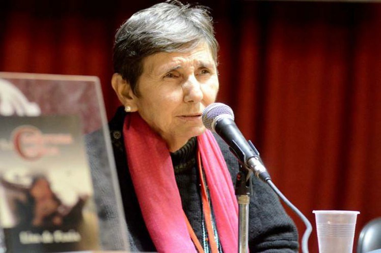 Cuba poetisa premio literatura cultura poesía Lina de feria