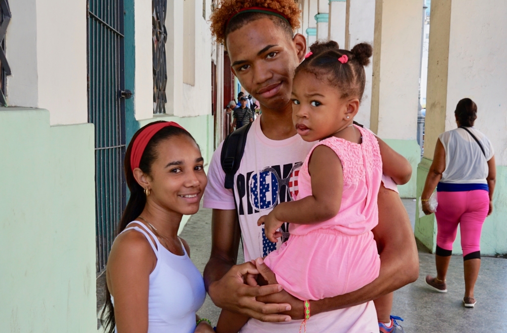 https://www.cubanet.org/wp-content/uploads/2020/02/Familia-de-jovenes-1000x657.jpg