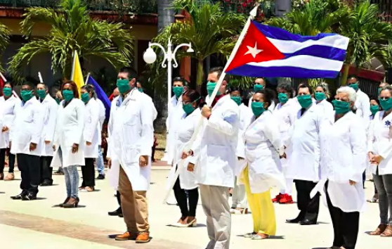 médicos cubanos