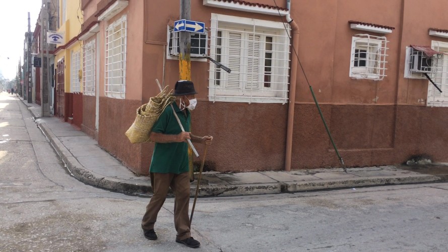 ancianos Cuba trabajar