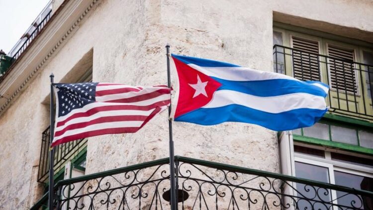 El castrismo aprieta y Biden afloja CubaNet