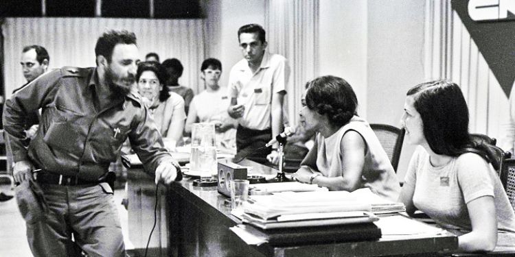 Fidel Castro en el Primer Congreso de Educación y Cultura, en 1971