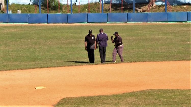 Suspended the provincial series of Havana baseball due to lack of resources
