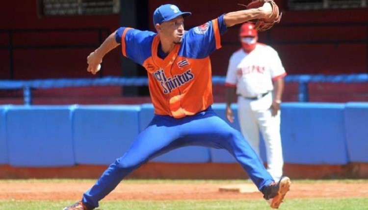 Yuen Socarrás, Cuba, béisbol, Liga Élite