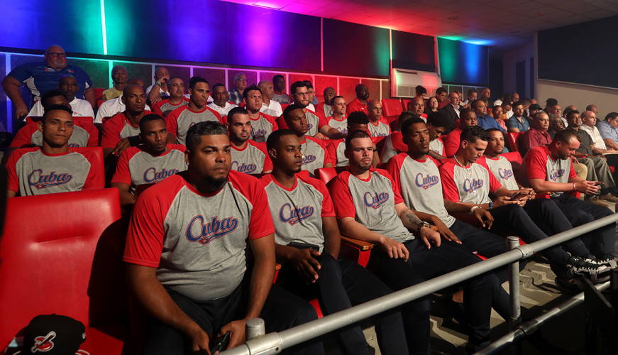 Cuba, Clásico Mundial de Béisbol, Peloteros cubanos, EE. UU. Team Asere