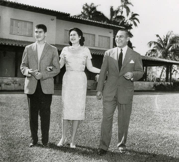Fulgencio Batista, Marta Fernández y su hijo Jorge Luis en la finca Kuquine