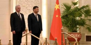 Los gobernantes de Cuba y China, Miguel Díaz-Canel y Xi Jinping, respectivamente, durante su encuentro de 2022 en el gigante asiático