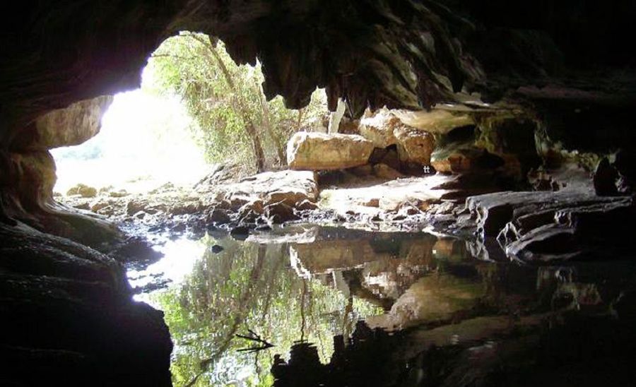 Cueva del Agua en los Mogotes de Jumagua 