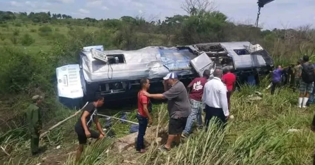 Four dead and more than 30 injured in mass accident