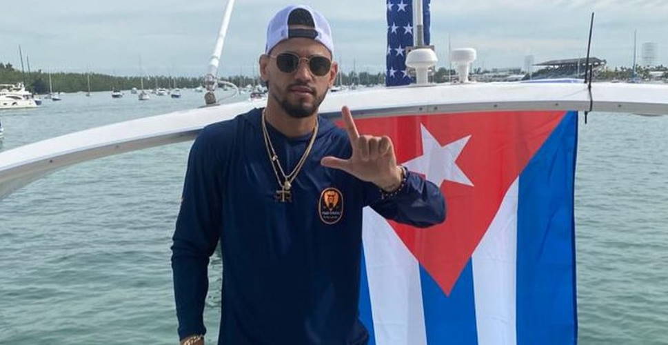 Robeisy Ramírez, régimen cubano, himno, bandera